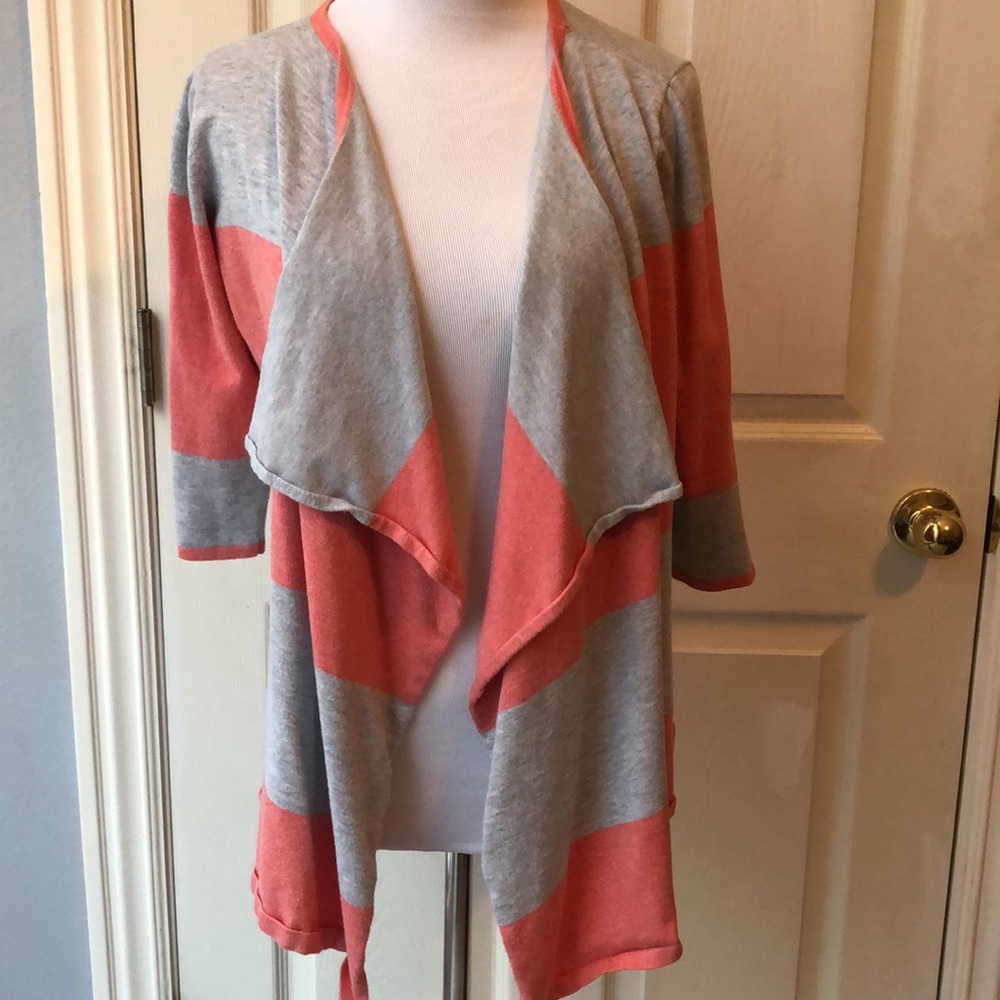 “Red” cardigan - Picture 2 of 3